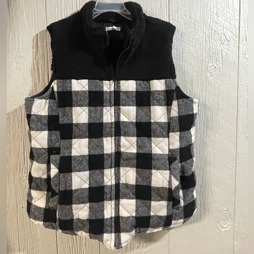 Maurices Plaid Vest in Black and White